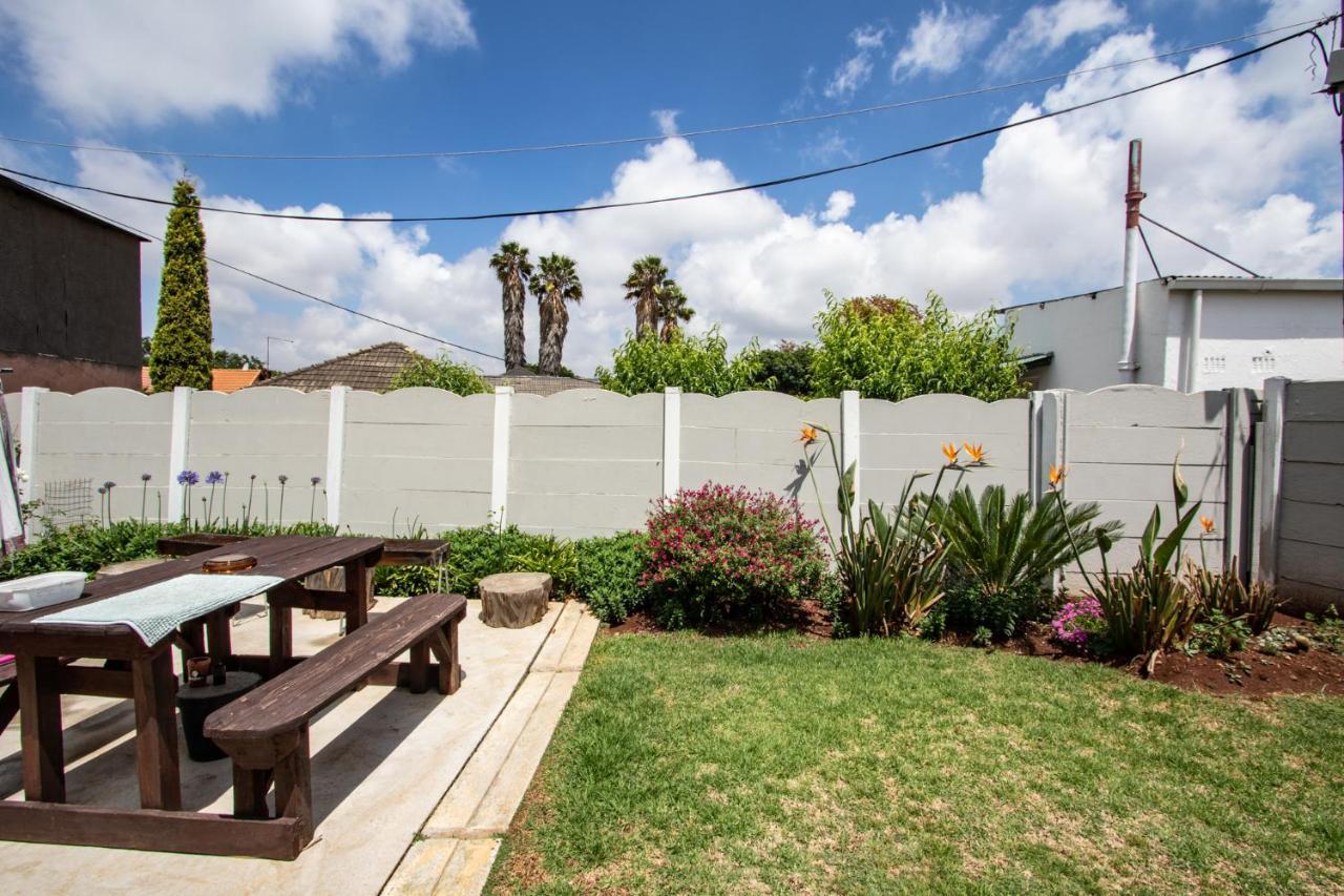Willow Guest House Boksburg Eksteriør bilde