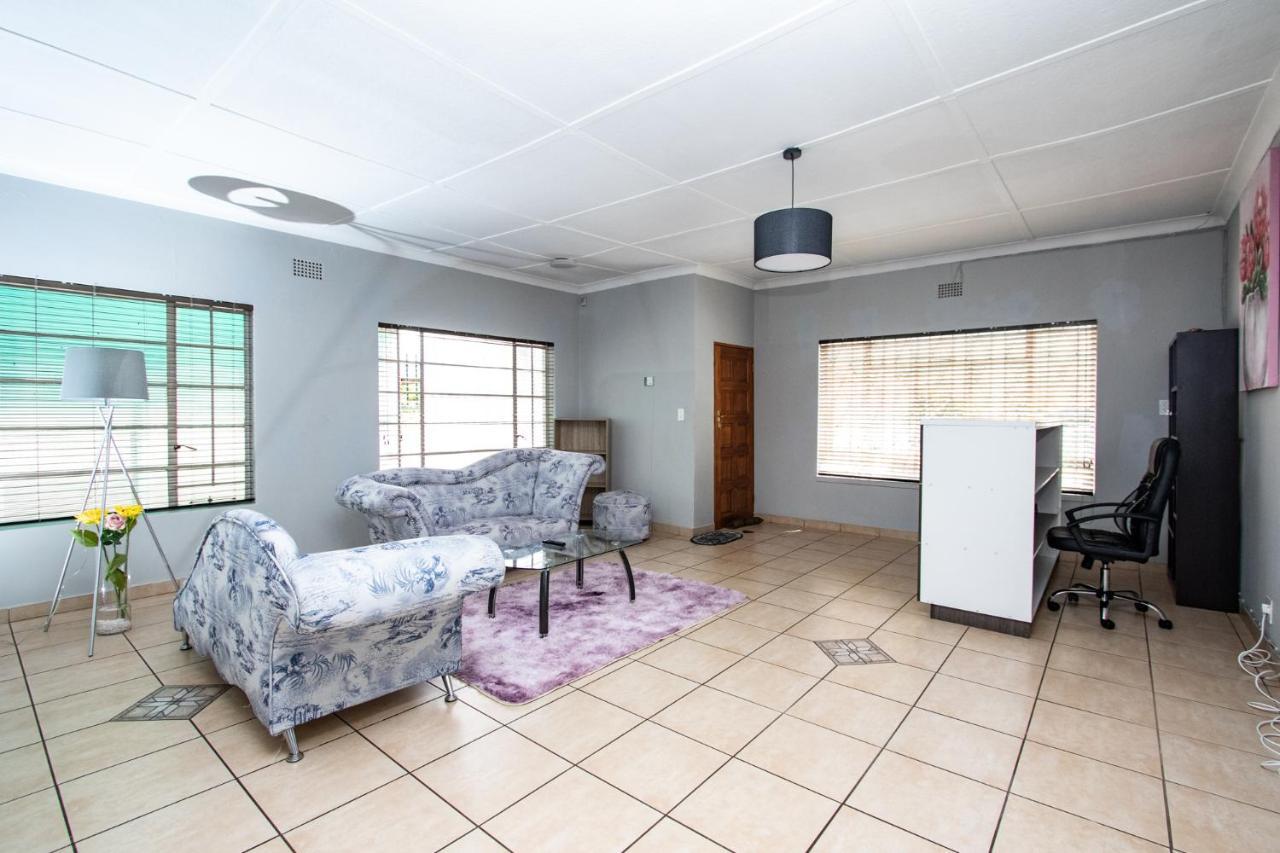 Willow Guest House Boksburg Eksteriør bilde